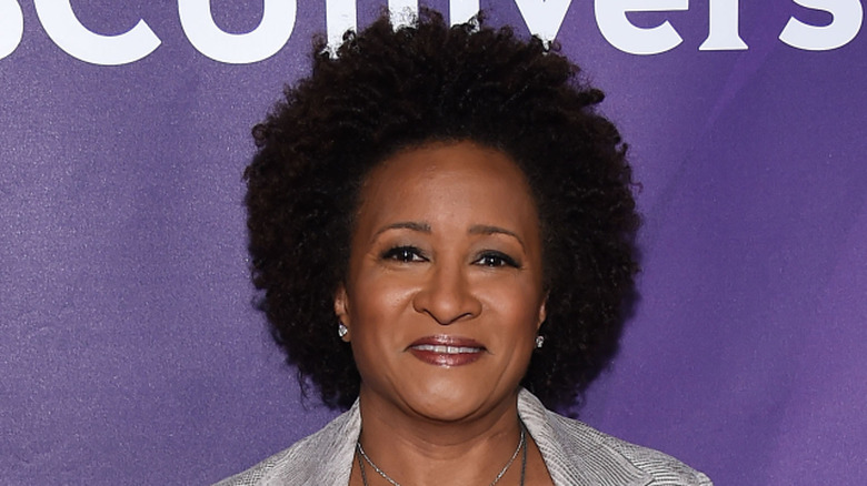 Wanda Sykes posing