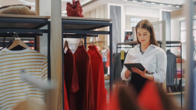 Woman visual Merchandising