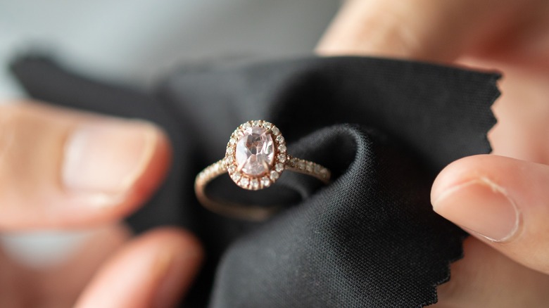 Rose gold oval ring 