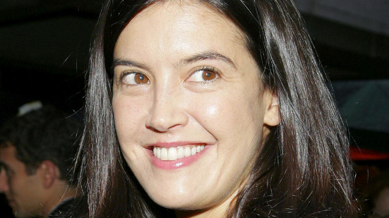 Phoebe Cates smiling