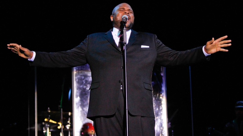 Ruben Studdard performing on stage 