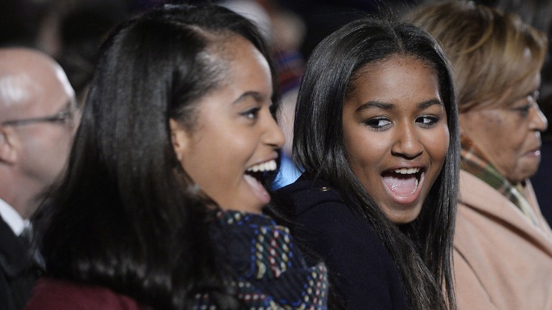 Sasha and Malia Obama 