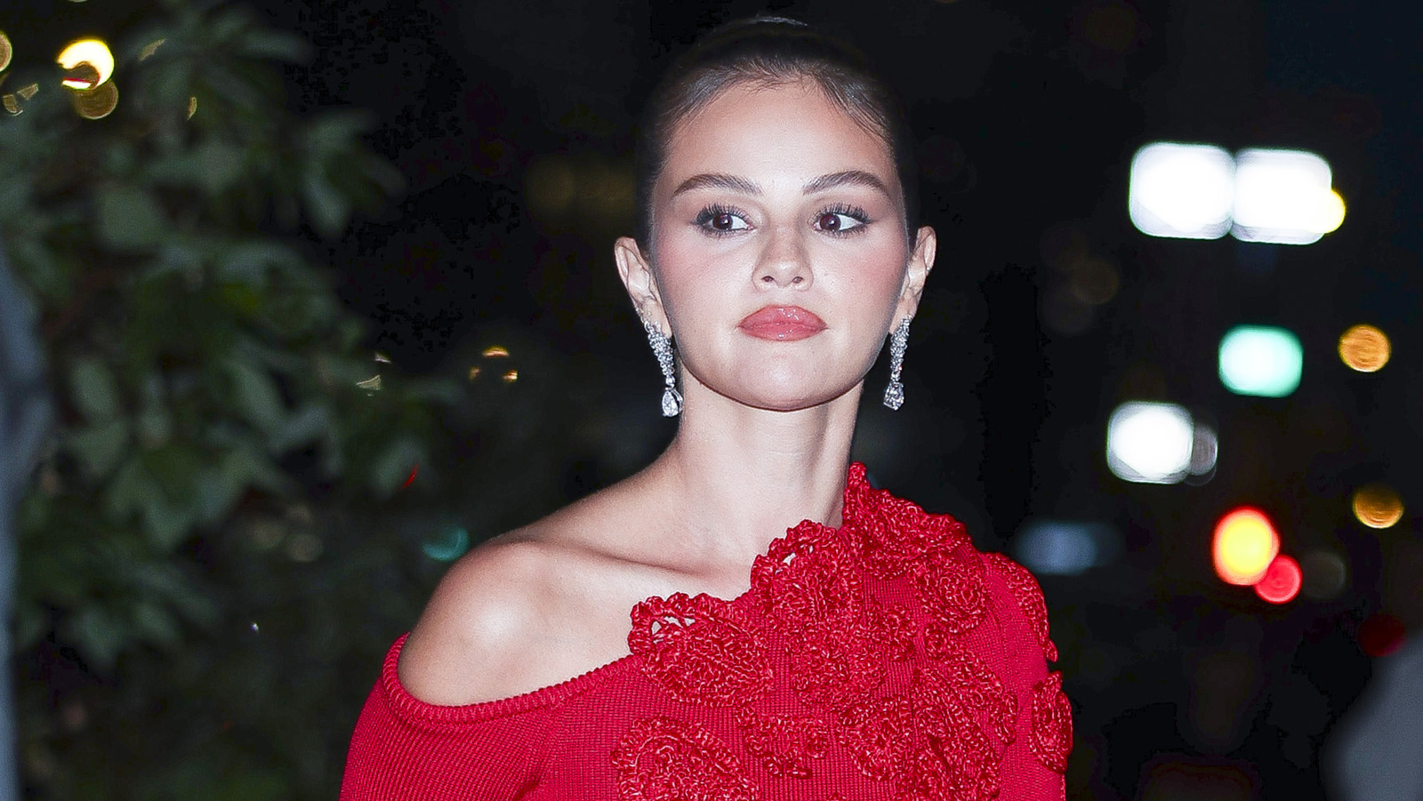 <a href="https://www.thelist.com/1967521/selena-gomez-health-condition-impacted-business/" target="_blank">How Selena Gomez’s Health Condition Impacted Her Billion-Dollar Business</a>
