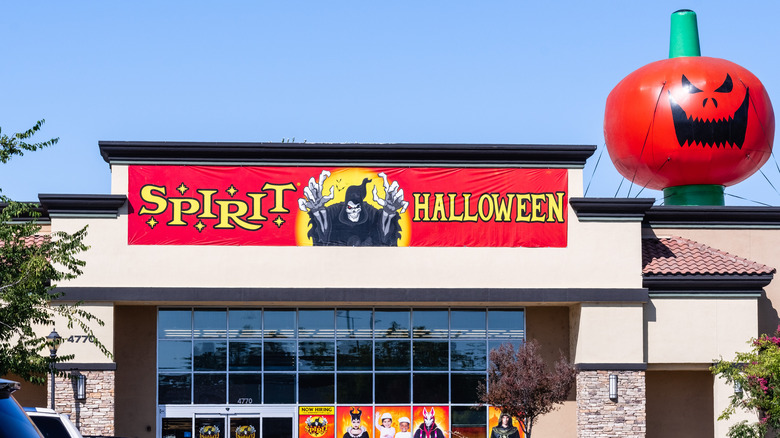 Spirit Halloween storefront 