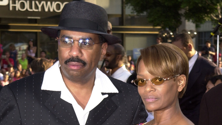 Steve Harvey and Mary Lee at "Rush Hour 2" premiere