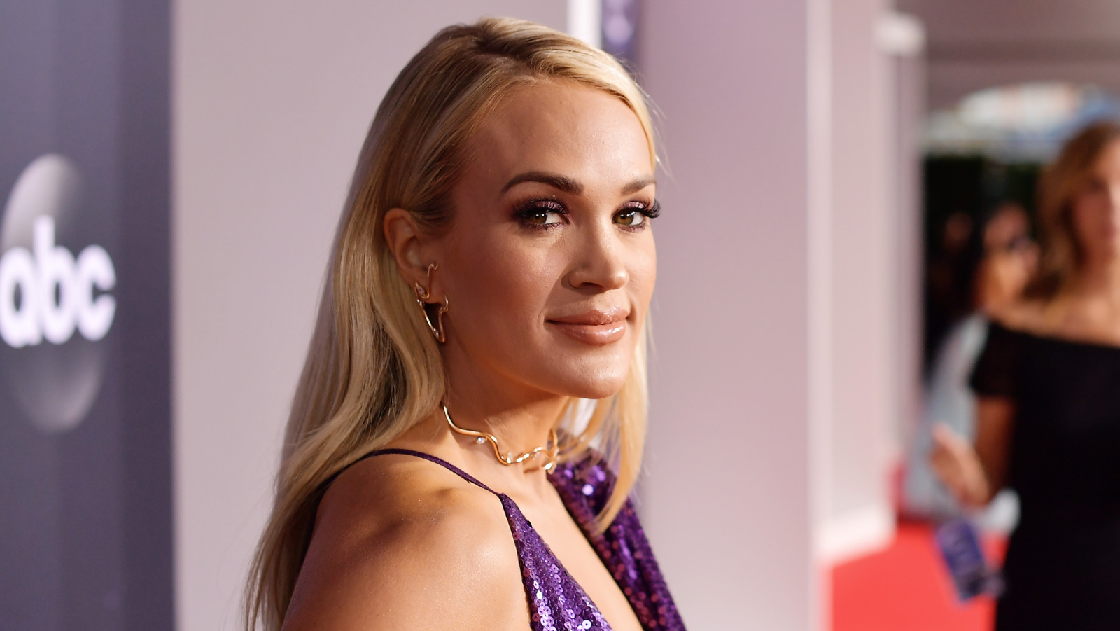 How Tall Is Carrie Underwood? Her Pic With This Famous Singer Has