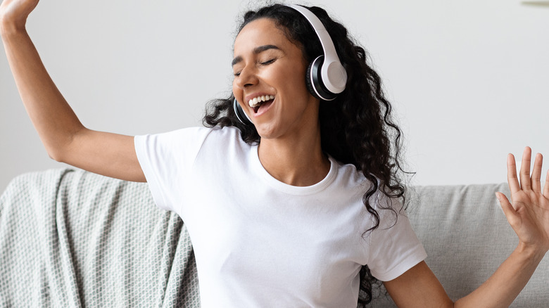 Aquarius woman comfortable at home