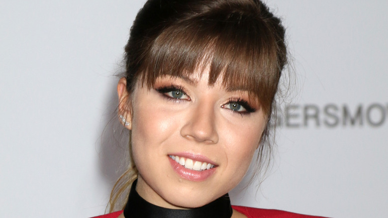  Jennette McCurdy smiling