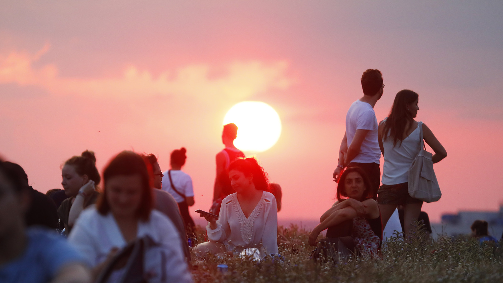 How The November 8 Full Moon Lunar Eclipse Will Affect You If You're A