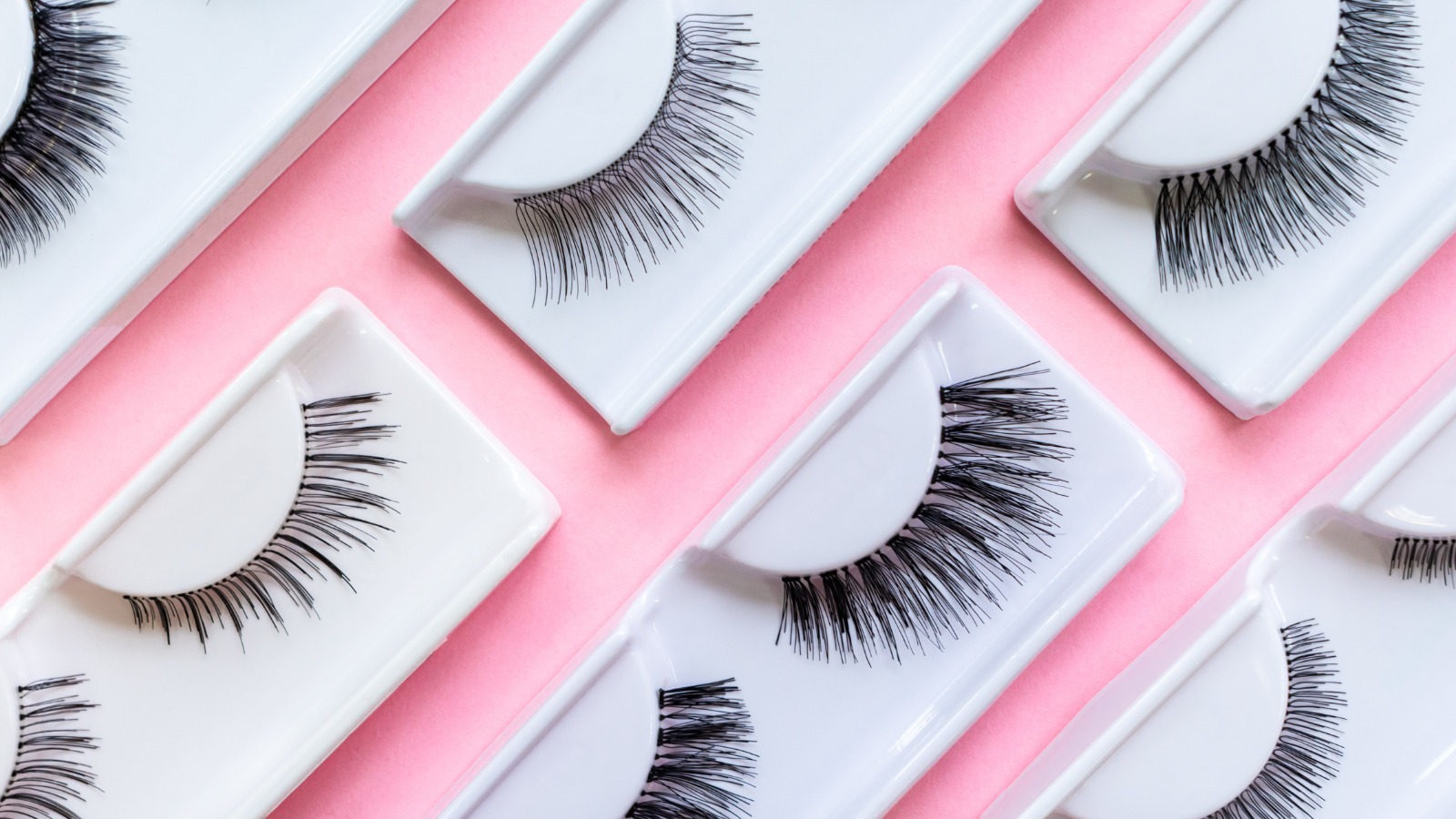 How To Apply False Eyelashes Like A Pro