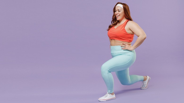 Woman does lunges 