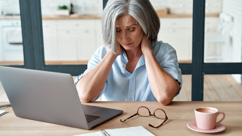 woman frustrated at work 