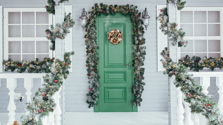 garlands decorate white house door