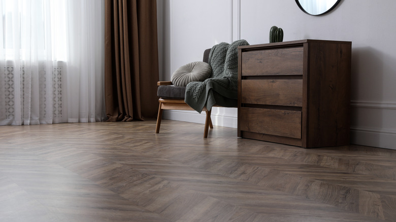 Modern living room with a wood floor 