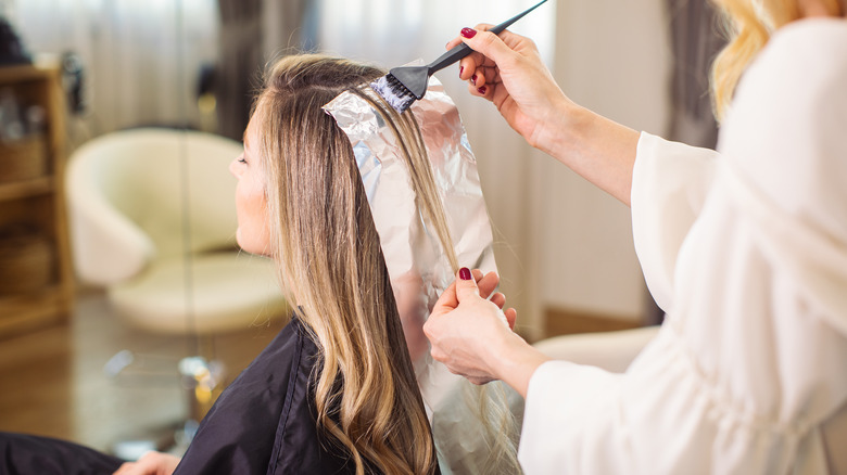 blonde hair dying at salon