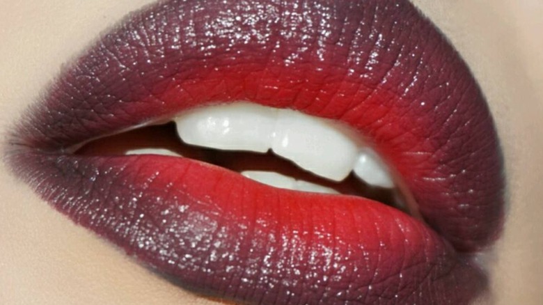 Vampy red ombré lips