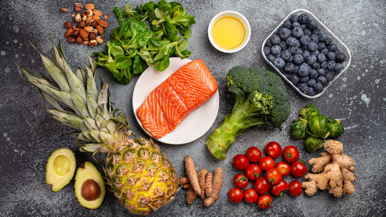 Anti-inflammatory foods for cystic acne