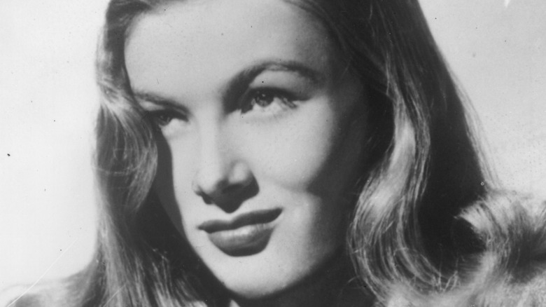 Veronica Lake posing 