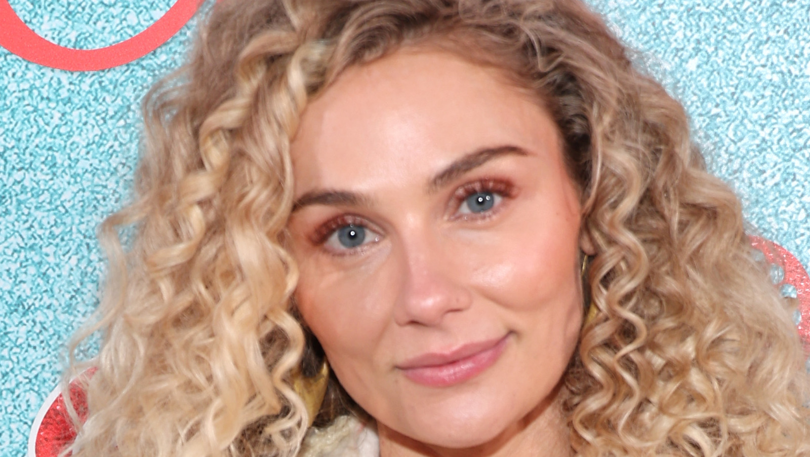 How To Replicate Jen And Max's Coordinating Outfits From Hallmark's Xmas