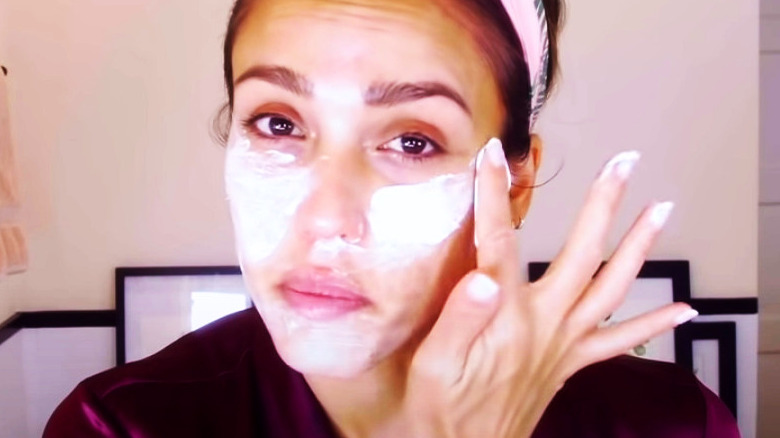 jessica alba moisturizing skin face