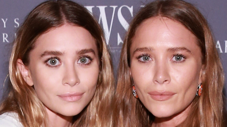 Mary Kate and Ashley Olsen at an event