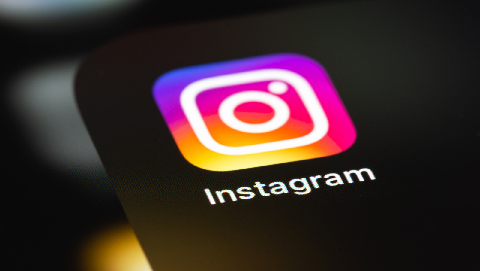 how-to-tell-if-an-instagram-brand-message-is-a-scam-or-real