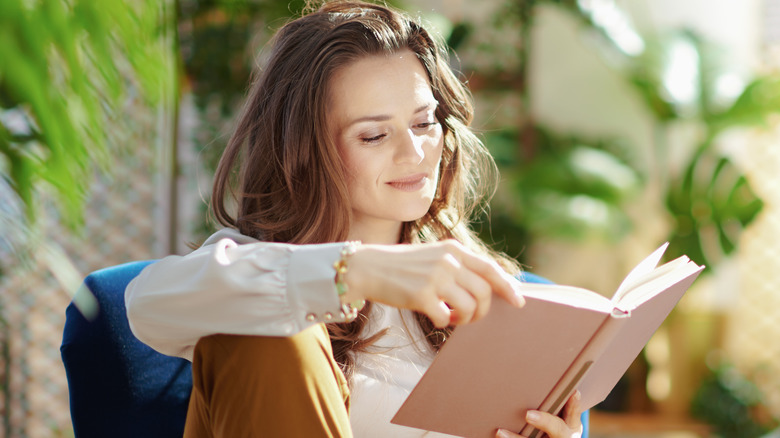 Woman reading a book 