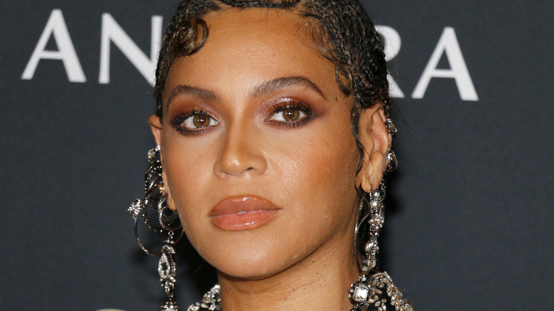 Beyonce posing at an event