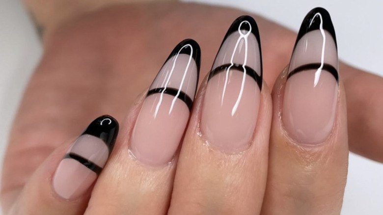 Filigree French manicure