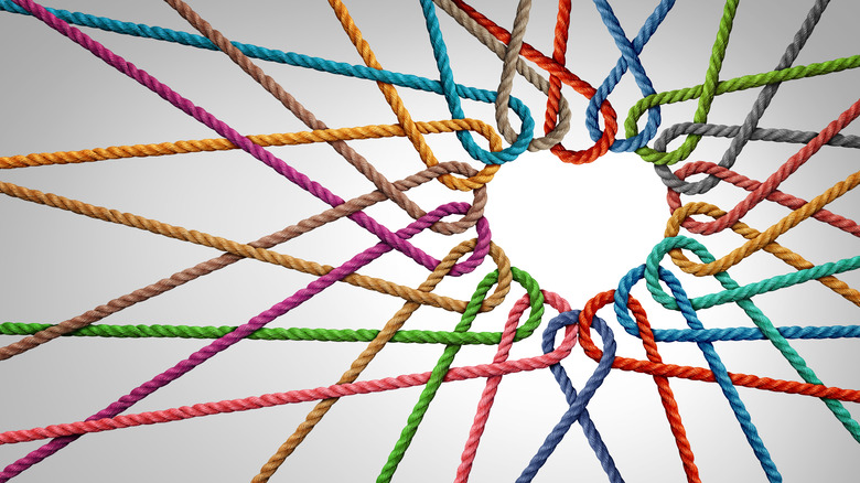 A heart made of intertwining ropes