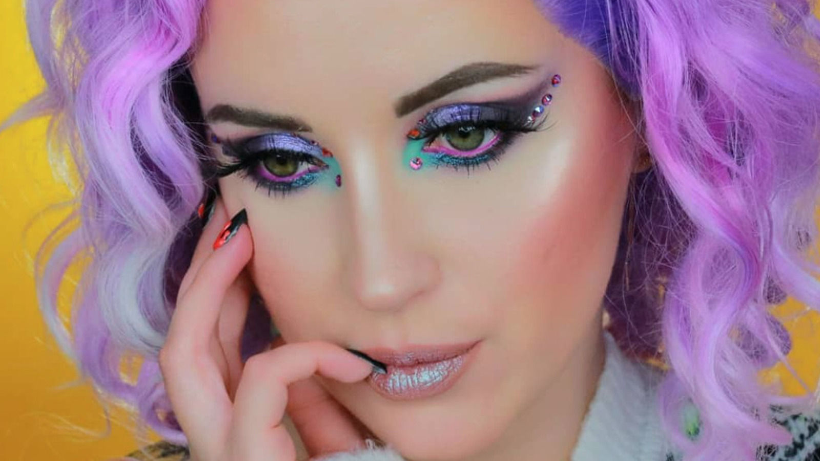 Inner Corner Eyeshadow Is The Timeless Makeup Look You Need To Master