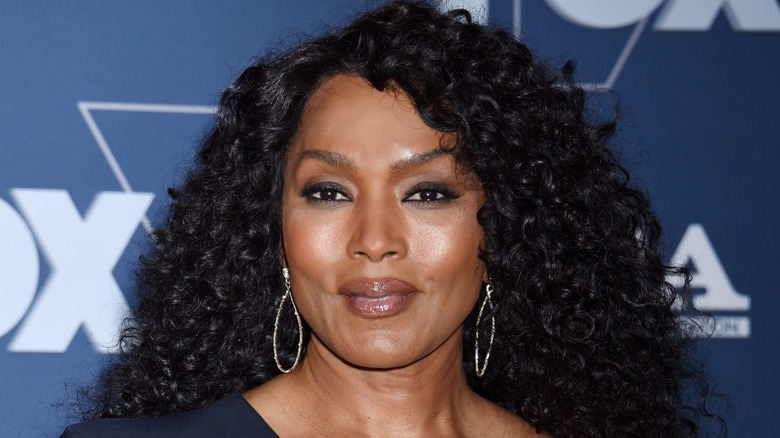 Angela Bassett posing at an event