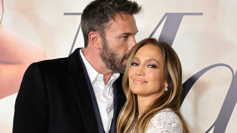 Ben Affleck kissing J.Lo