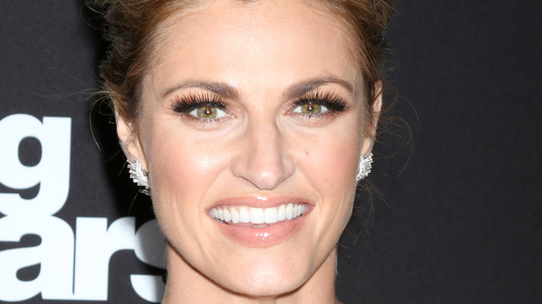 Erin Andrews poses on the red carpet