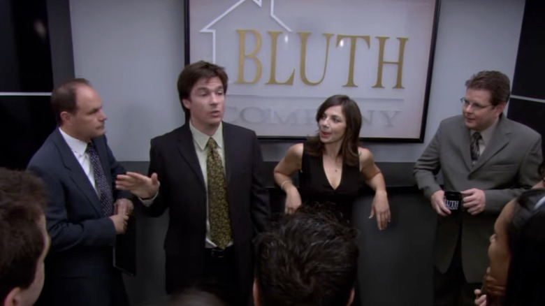 Justine Bateman with Jason Bateman on Arrested Development set