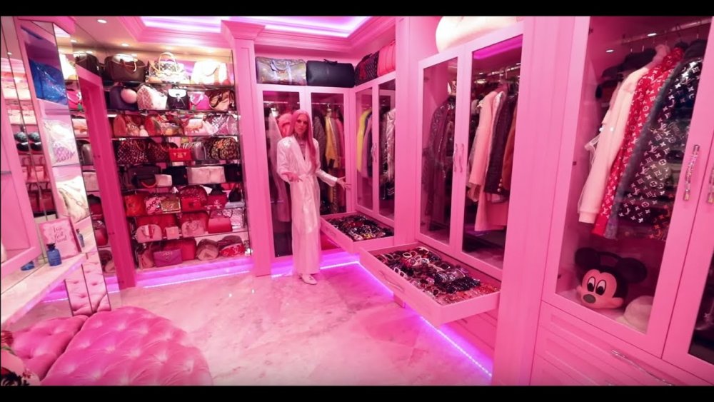 Jeffree Star Closet Tour: See the r's Designer Pieces