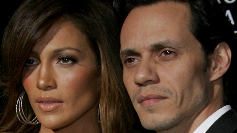 Jennifer Lopez and Marc Anthony posing