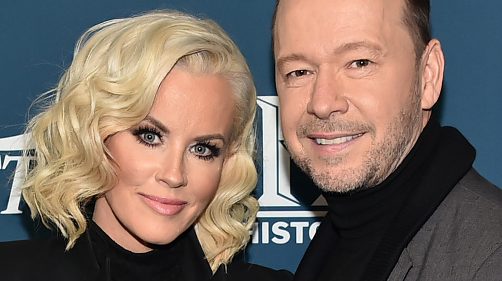 Jenny McCarthy and Donnie Wahlberg smile