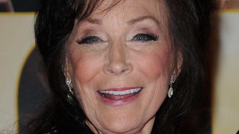 Loretta Lynn on the red carpet 