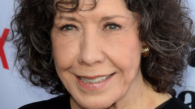 Lily Tomlin attends the premiere of "Grace and Frankie's" second season