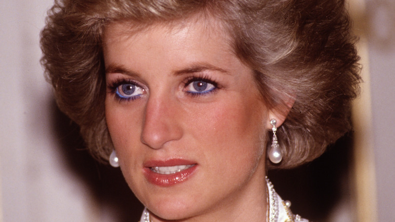 Princess Diana wears pearl earrings 