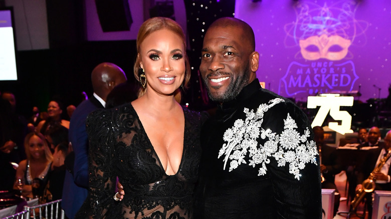 Gizelle and Jamal Bryant smiling