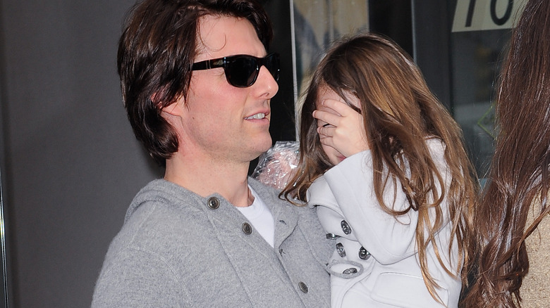 suri cruise no ve a su padre