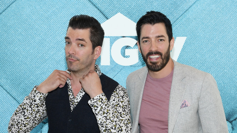 Jonathan and Drew Scott