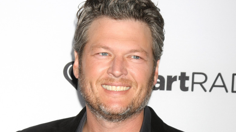 Blake Shelton on the red carpet 