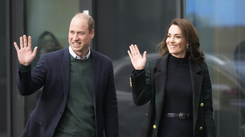 Prince William and Kate waving
