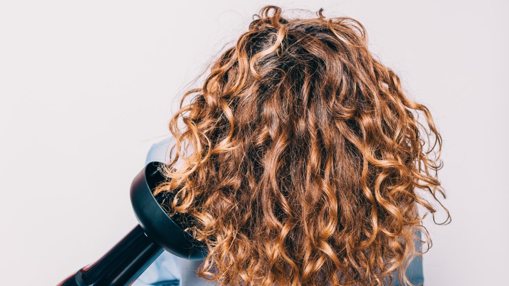 Diffuser on curly hair