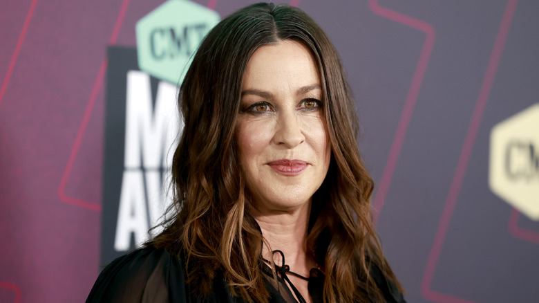 Alanis Morissette smiling at CMT awards