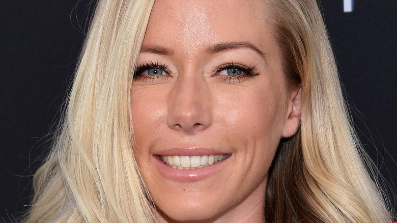 Kendra wilkinson smiling with dimples