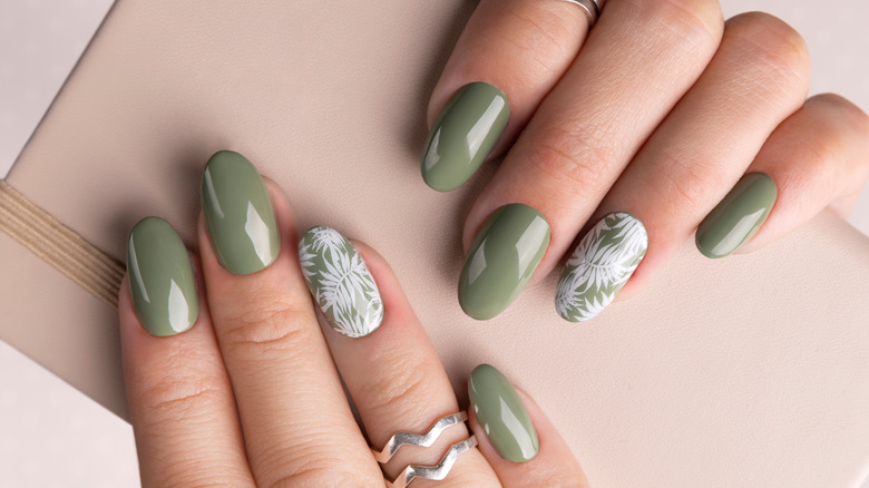 Green acrylic nails